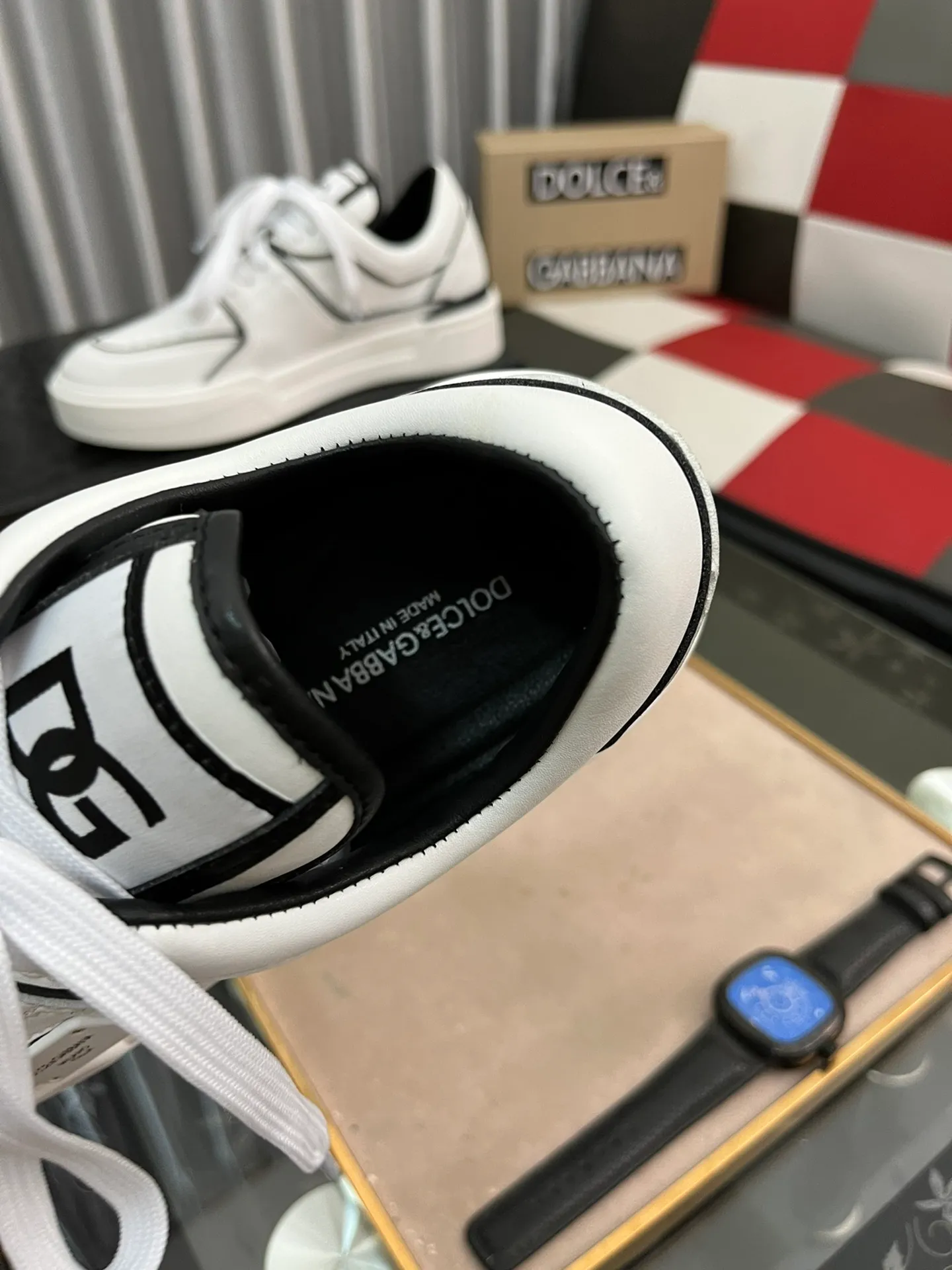 Ex-factory price 480⌚️⌚️DG Men's latest spring and summer 2022, this year's main style, there is no one of them. Super popular and handsome casual shoes. This style inherits the D family's always a little exaggerated yet fashionable style. Exquisite workmanship 🔸Many people love the use of silk cowhide, silk sheepskin lining, [strong][strong][strong] 🔸[strong][strong][strong], a perfect interpretation of the latest inspiration for shoes Classic and fashion are integrated, luxury dream surpasses fashion and high-end quality 💪💪Rubber outsole Size: 38-45, 5⃣️ colors available